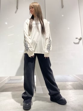 「Guess（ゲス）のアイテム（スウェットパンツ）」を使った、GUESS JAPANさん（レディース・158cm）の冬コーディネート