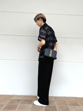 「Guess（ゲス）のアイテム（ショルダーバッグ）」を使った、GUESS JAPANさん（メンズ・178cm）の春コーディネート