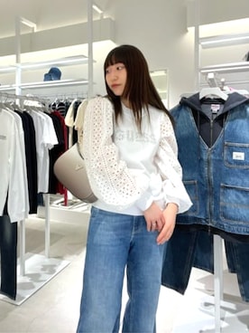 「Guess（ゲス）のアイテム（スウェット）」を使った、GUESS JAPANさん（レディース・162cm）の春コーディネート