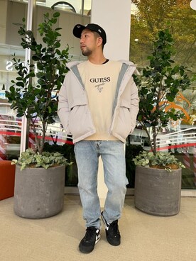 「Guess（ゲス）のアイテム（ダウンジャケット/コート）」を使った、GUESS JAPANさん（メンズ・170cm）の冬コーディネート