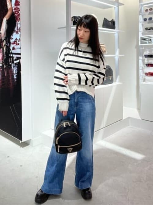 GUESS▽フェイクレザーリュック Guess（ゲス）の「GUESS/ゲス フェイクレザーロゴプリント
