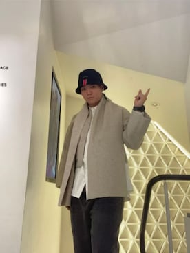 「Guess（ゲス）のアイテム（ハット）」を使った、GUESS JAPANさん（メンズ・178cm）の秋コーディネート