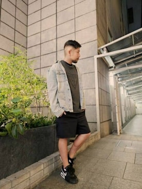 「メンズライクコーデ」｜「アイテム（ブルゾン）」を使った、GUESS JAPANさん（メンズ・170cm）の秋コーディネート