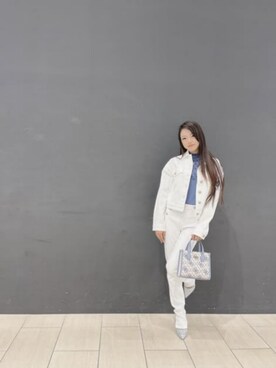 「Guess（ゲス）のアイテム（ブルゾン）」を使った、GUESS JAPANさん（レディース・157cm）の秋コーディネート