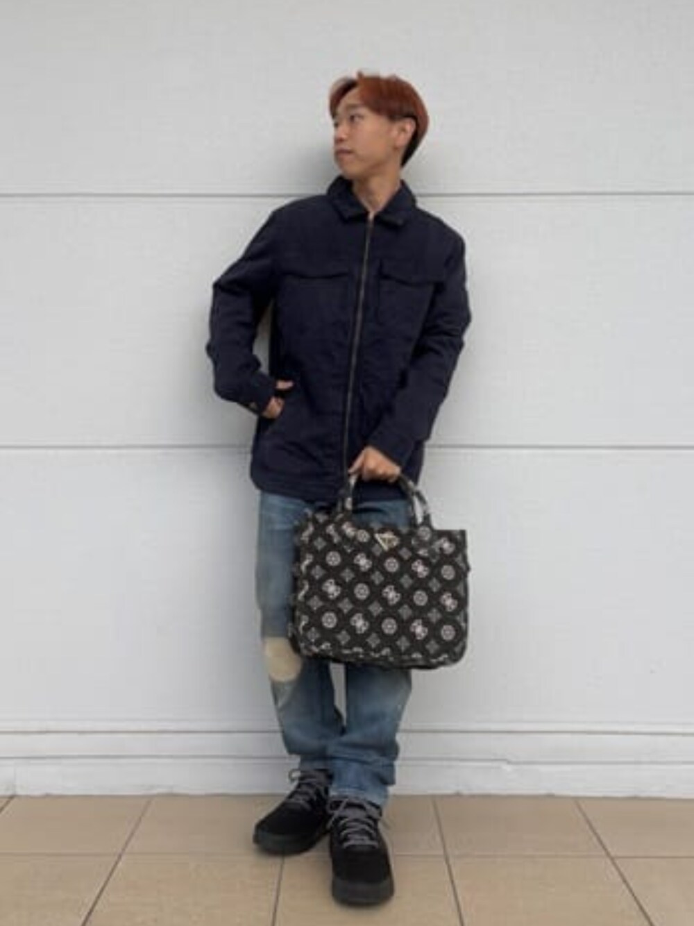 「guess、GUESS、大人カジュアル、カジュアル、カジュアルコーデ、秋コーデ、秋冬コーデ、冬コーデ」｜「GuessのANGELS Slim Fit Denim Pant（デニムパンツ、ブルー系）」を使った、GUESS JAPANさん（メンズ・158cm）の冬コーディネートの1枚目の写真