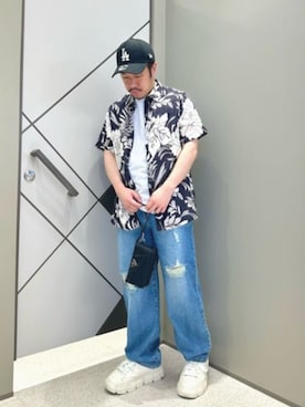 「Guess（ゲス）のアイテム（ショルダーバッグ）」を使った、GUESS JAPANさん（メンズ・167cm）の夏コーディネート