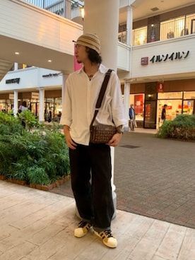 「Guess（ゲス）のアイテム（ショルダーバッグ）」を使った、GUESS JAPANさん（メンズ・173cm）の冬コーディネート