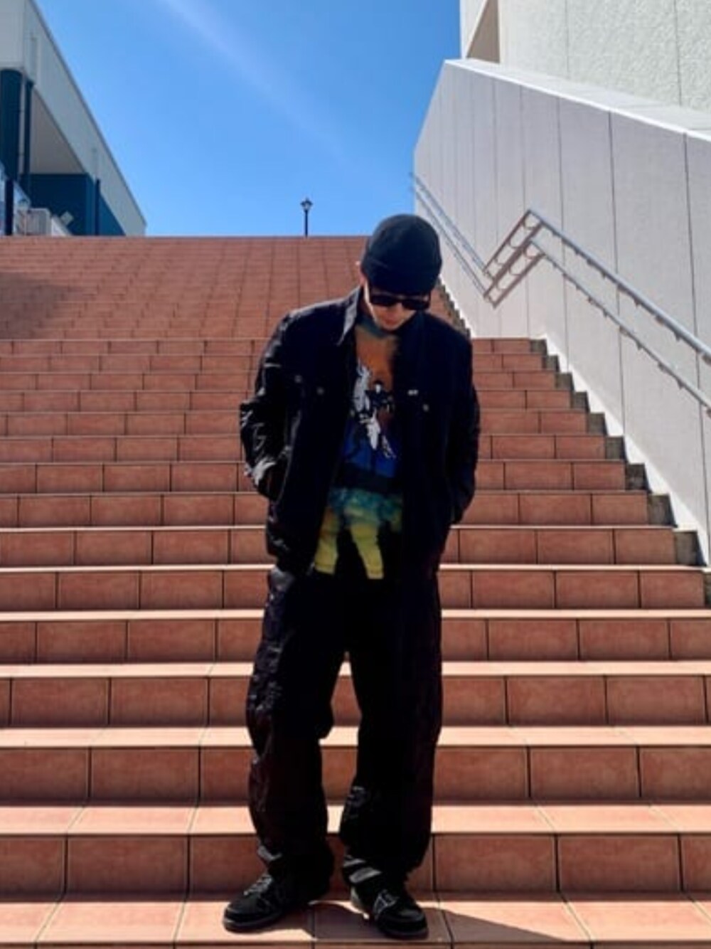 「guess、GUESS Originals、コラボ商品」｜「GuessのGUESS Originals Nylon Cadet Jacket（ブルゾン、ブラック系）」を使った、GUESS JAPANさん（メンズ・173cm）の春コーディネートの1枚目の写真