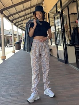 「Guess（ゲス）のアイテム（デニムジャケット）」を使った、GUESS JAPANさん（レディース・163cm）の春コーディネート