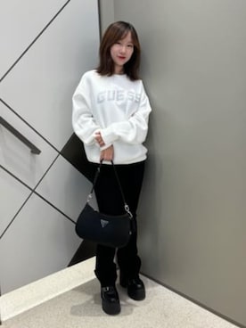「Guess（ゲス）のアイテム（スウェット）」を使った、GUESS JAPANさん（レディース・152cm）の冬コーディネート