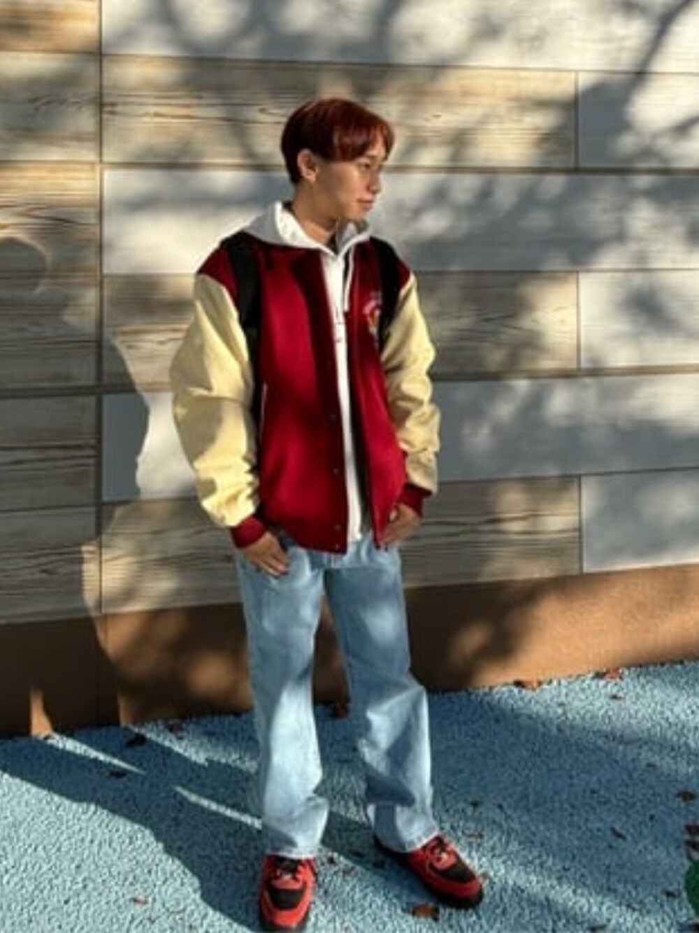 「guess、GUESS、アメリカンカジュアル、アメカジ、アメカジコーデ、秋コーデ、秋冬コーデ、冬コーデ」｜「GuessのL-Tone Wide Denim Pants（デニムパンツ、ブルー系）」を使った、GUESS JAPANさん（メンズ・158cm）の秋コーディネートの1枚目の写真