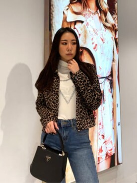 「Guess（ゲス）のアイテム（ブルゾン）」を使った、GUESS JAPANさん（レディース・160cm）の秋コーディネート