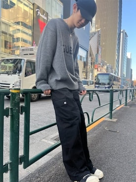 「Guess（ゲス）のアイテム（カーゴパンツ）」を使った、GUESS JAPANさん（メンズ・180cm）の春コーディネート