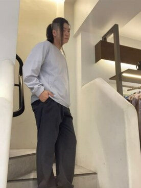 「Guess（ゲス）のアイテム（スウェット）」を使った、GUESS JAPANさん（メンズ・178cm）の秋コーディネート