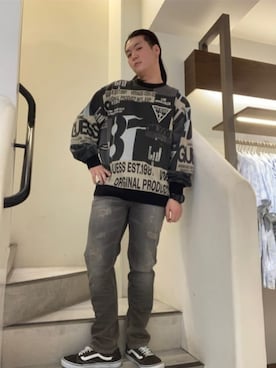 「Guess（ゲス）のアイテム（スウェット）」を使った、GUESS JAPANさん（メンズ・178cm）の冬コーディネート