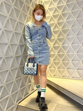 「Guess（ゲス）のアイテム（アクセサリー）」を使った、GUESS JAPANさん（レディース・155cm）の春コーディネート