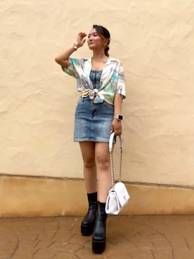 「Guess（ゲス）のアイテム（アクセサリー）」を使った、GUESS JAPANさん（レディース・152cm）の春コーディネート