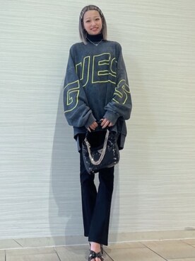 「Guess（ゲス）のアイテム（スウェット）」を使った、GUESS JAPANさん（レディース・155cm）の春コーディネート