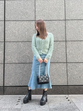 「アイテム（キャミソール）」を使った、GUESS JAPANさん（レディース・161cm）の秋コーディネート