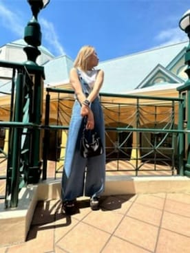 「ワンポイント」｜「アイテム（オールインワン・サロペット）」を使った、GUESS JAPANさん（レディース・164cm）の夏コーディネート