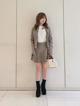 「アイテム（ノーカラージャケット）」を使った、GUESS JAPANさん（レディース・152cm）の冬コーディネート