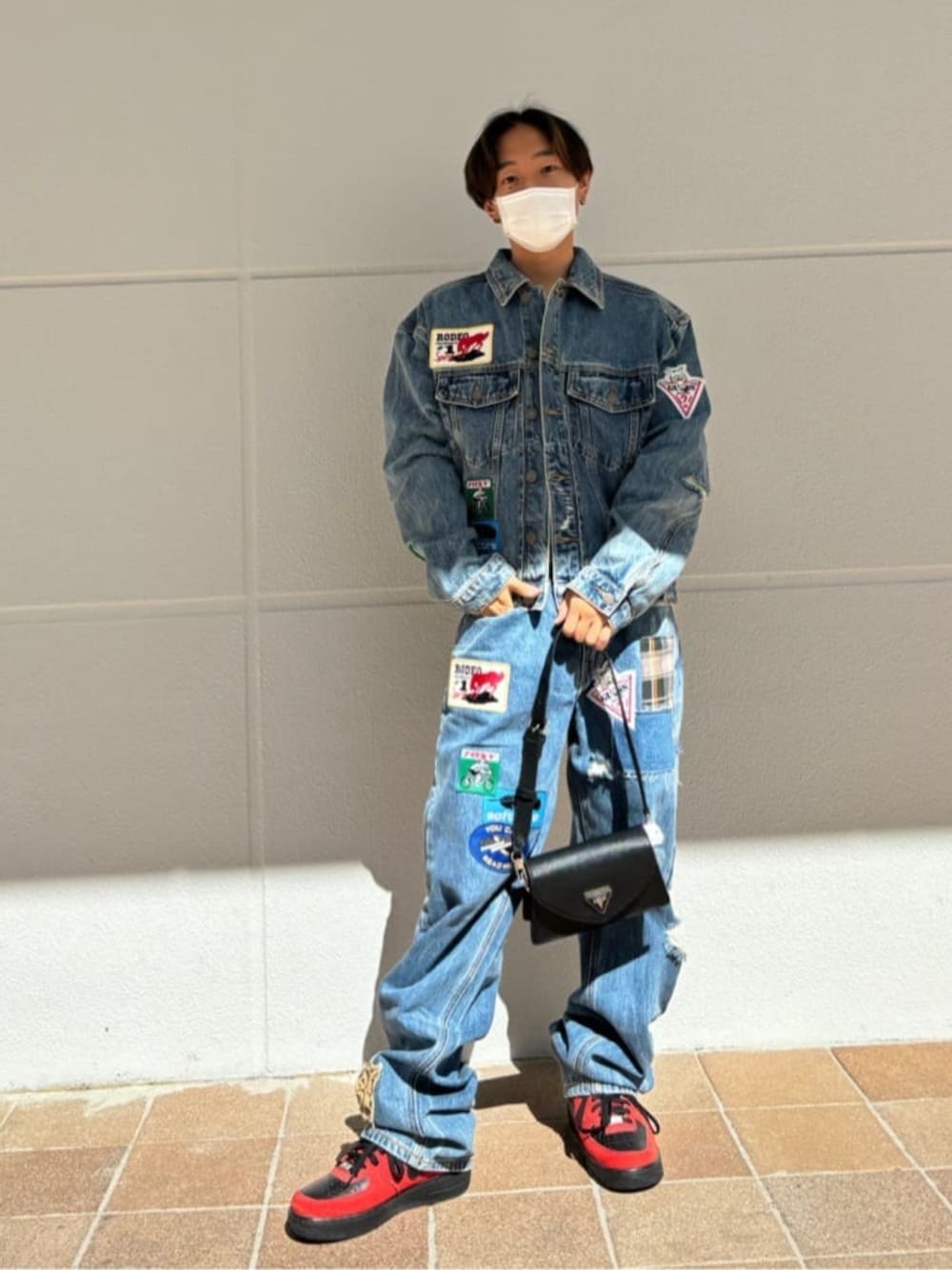 「GUESS、GUESS Originals、market、コラボ商品、セットアップ」｜「GuessのGUESS Originals x MARKET Collection Relaxed Pant（デニムパンツ、ブルー系）」を使った、GUESS JAPANさん（メンズ・158cm）の夏コーディネートの1枚目の写真