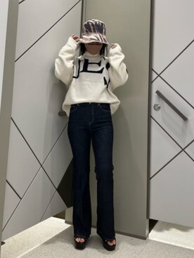 「Guess（ゲス）のアイテム（帽子）」を使った、GUESS JAPANさん（レディース・159cm）の冬コーディネート