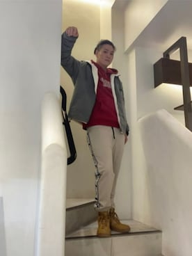 「ラフスタイル」｜「アイテム（ブルゾン）」を使った、GUESS JAPANさん（メンズ・178cm）の秋コーディネート