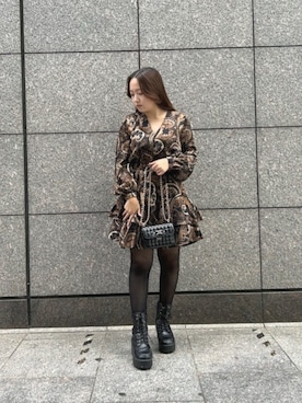 「ミニワンピ」｜GUESS JAPANさん（レディース・155cm）の秋コーディネート