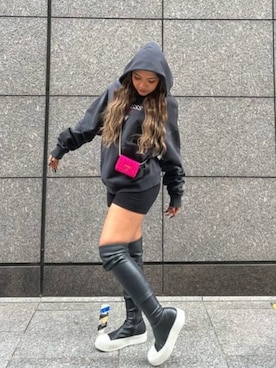 「Guess（ゲス）のアイテム（財布/小物）」を使った、GUESS JAPANさん（レディース・155cm）の春コーディネート