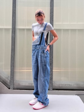「GUESS JEANS（ゲスジーンズ）のGUESS JEANS Denim Overall デニム オーバーオール（サロペット/オーバーオール）」を使った、GUESS JAPANさん（レディース・163cm）の夏コーディネート