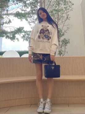 「Guess（ゲス）のアイテム（スウェット）」を使った、GUESS JAPANさん（レディース・157cm）の春コーディネート
