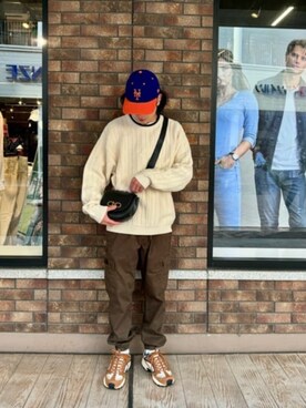 「Guess（ゲス）のアイテム（ニット/セーター）」を使った、GUESS JAPANさん（メンズ・173cm）の冬コーディネート