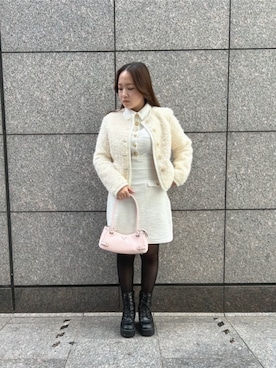 「アイテム（ノーカラージャケット、ホワイト系）」を使った、GUESS JAPANさん（レディース・155cm）の秋コーディネート