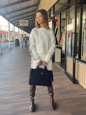 「アクティブ」｜「アイテム（スウェット）」を使った、GUESS JAPANさん（レディース・163cm）の秋コーディネート