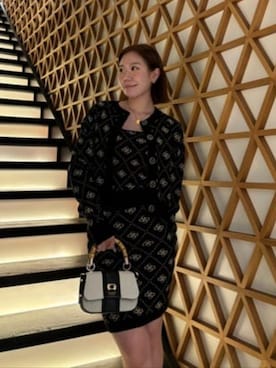 「Guess（ゲス）のアイテム（スカート）」を使った、GUESS JAPANさん（レディース・155cm）の秋コーディネート