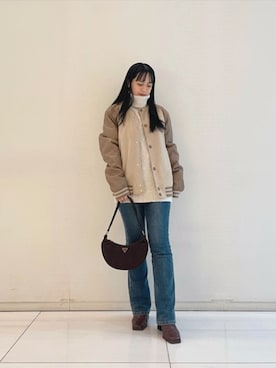 「アイテム（スタジャン）」を使った、GUESS JAPANさん（レディース・159cm）の秋コーディネート