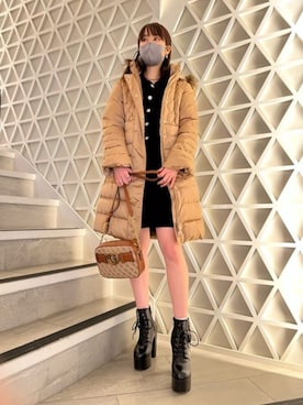 「Guess（ゲス）のアイテム（ダウンジャケット/コート）」を使った、GUESS JAPANさん（レディース・162cm）の冬コーディネート