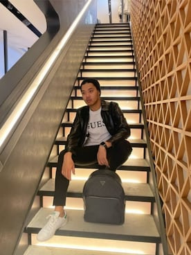 「Guess（ゲス）のアイテム（ブルゾン）」を使った、GUESS JAPANさん（メンズ・175cm）の秋コーディネート