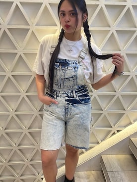 「GUESS」｜「アイテム（サロペット/オーバーオール）」を使った、GUESS JAPANさん（レディース・165cm）の春コーディネート