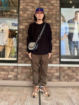 「Guess（ゲス）のアイテム（ニット/セーター）」を使った、GUESS JAPANさん（メンズ・173cm）の冬コーディネート
