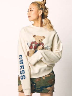 「Guess（ゲス）のアイテム（スウェット）」を使った、GUESS JAPANさん（レディース・164cm）の春コーディネート