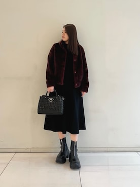 「アイテム（その他アウター、レッド系）」を使った、GUESS JAPANさん（レディース・163cm）の冬コーディネート