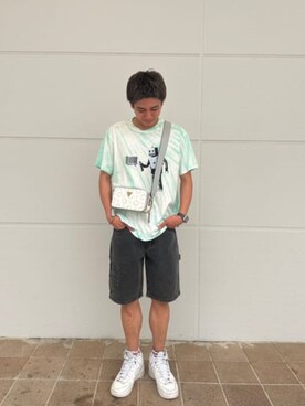 「Guess（ゲス）のアイテム（Tシャツ/カットソー）」を使った、GUESS JAPANさん（メンズ・174cm）の夏コーディネート