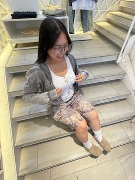 「Guess（ゲス）のアイテム（パーカー）」を使った、GUESS JAPANさん（レディース・161cm）の夏コーディネート
