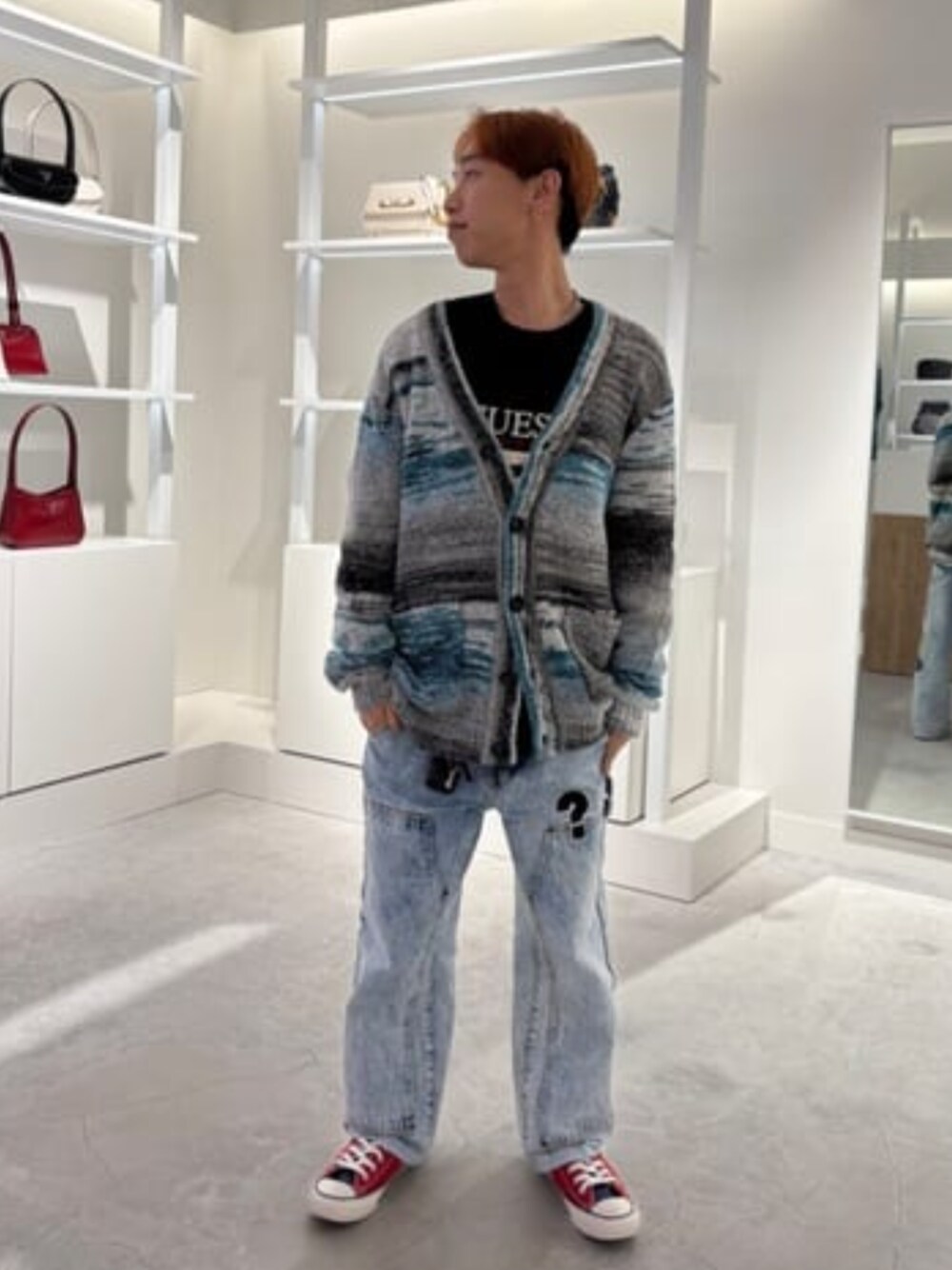 「guess、GUESS、カーディガン、カーディガンコーデ、秋コーデ、秋冬コーデ、カジュアル、カジュアルコーデ」｜「GuessのEDOARDO Space Dye Cardi Sweater カーディガン（カーディガン/ボレロ、その他）」を使った、GUESS JAPANさん（メンズ・158cm）の冬コーディネートの1枚目の写真