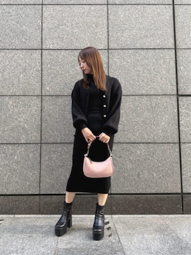 「ワントーンコーデ」｜GUESS JAPANさん（レディース・161cm）の冬コーディネート