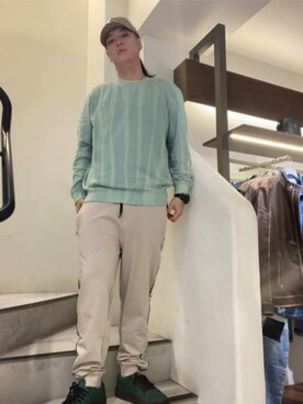 「Guess（ゲス）のアイテム（スウェット）」を使った、GUESS JAPANさん（メンズ・178cm）の秋コーディネート