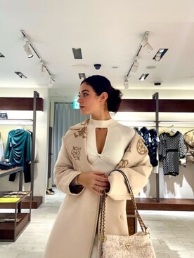 「Guess（ゲス）のアイテム（その他アウター）」を使った、GUESS JAPANさん（レディース・170cm）の冬コーディネート