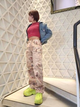 「Guess（ゲス）のアイテム（デニムジャケット）」を使った、GUESS JAPANさん（レディース・160cm）の春コーディネート